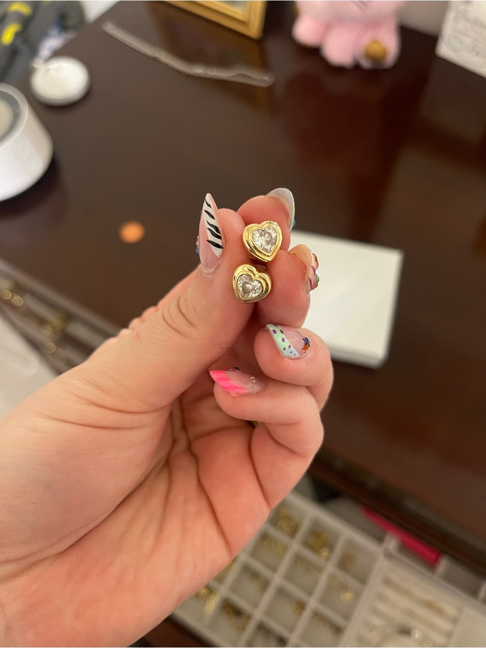 BRACHA Heart Studs - Picture 3 of 3